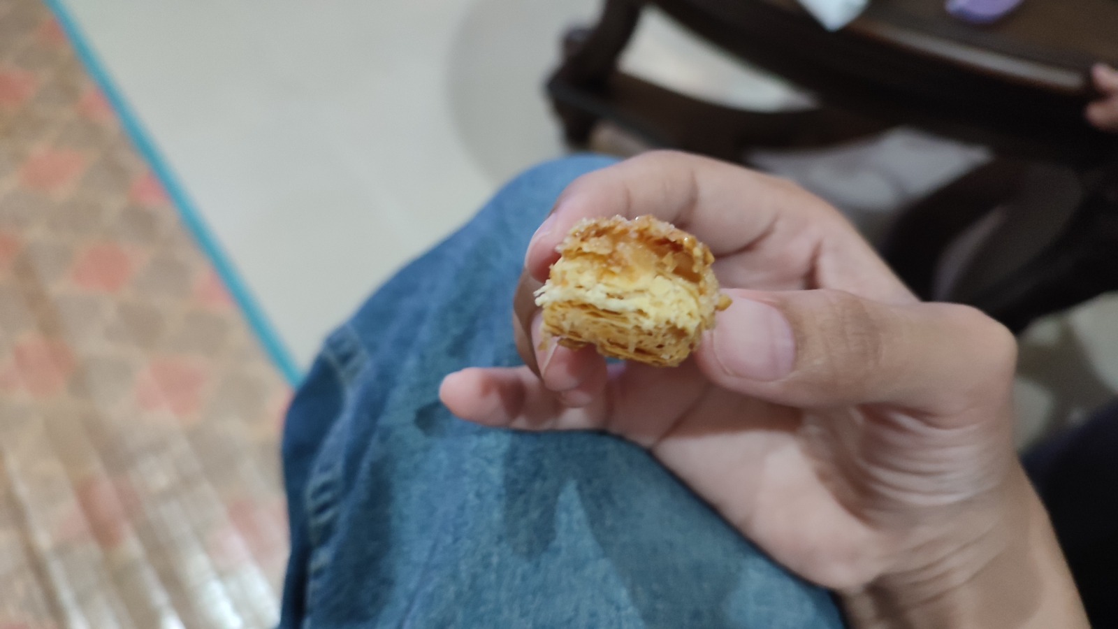 Almond Cookies Kartika Sari - 1