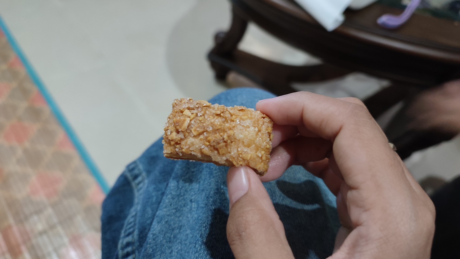 Almond Cookies Kartika Sari - 2