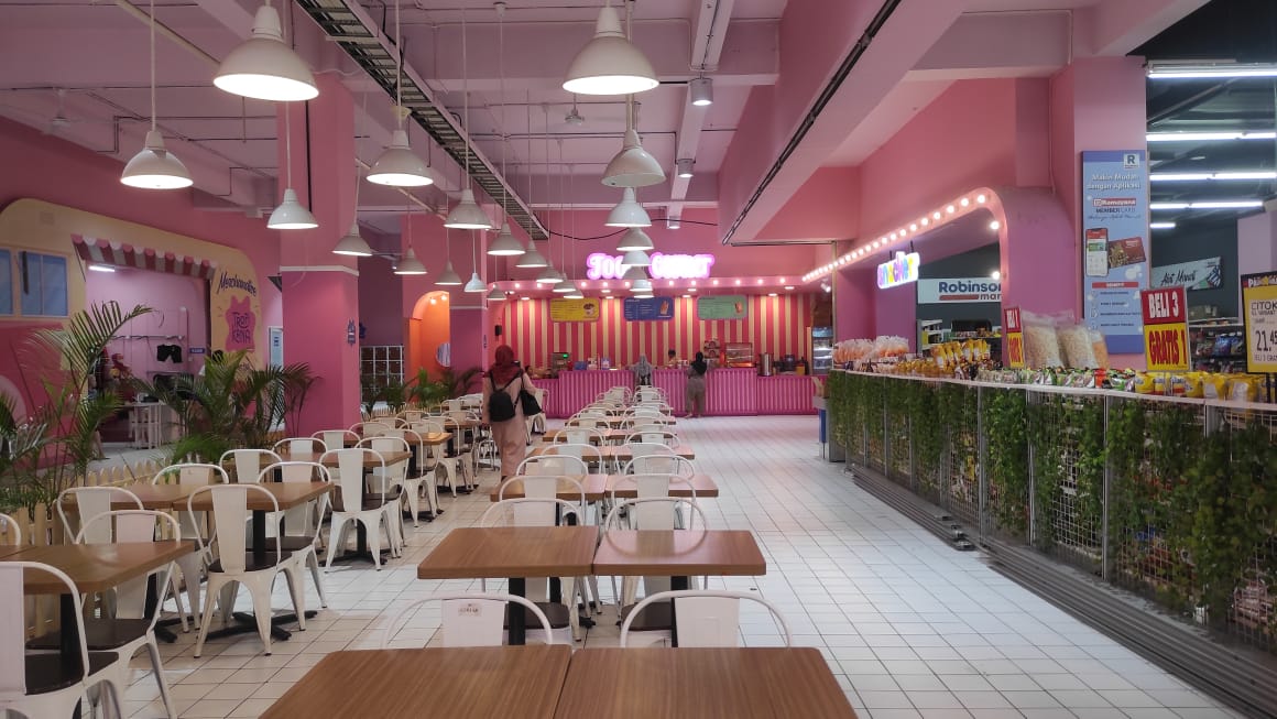 Waterplay Tropicana-Food Court [docs/kuhomi.id].