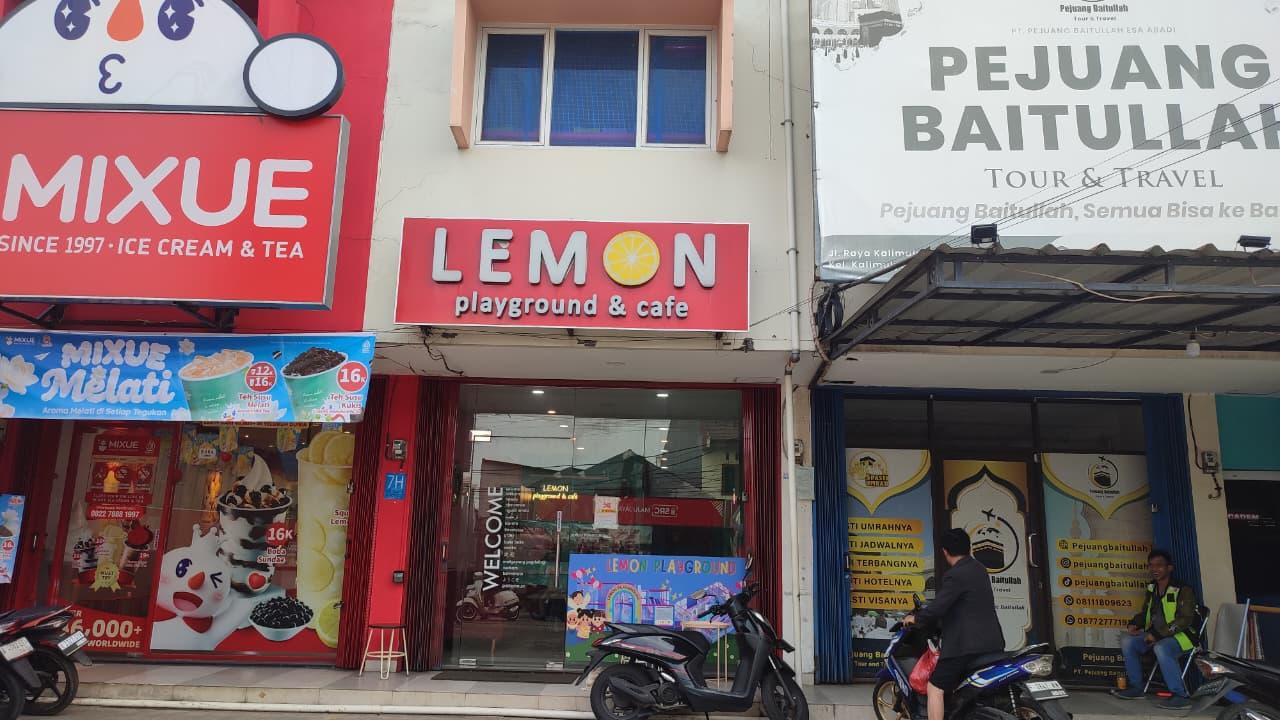 Lemon Playground and Cafe
