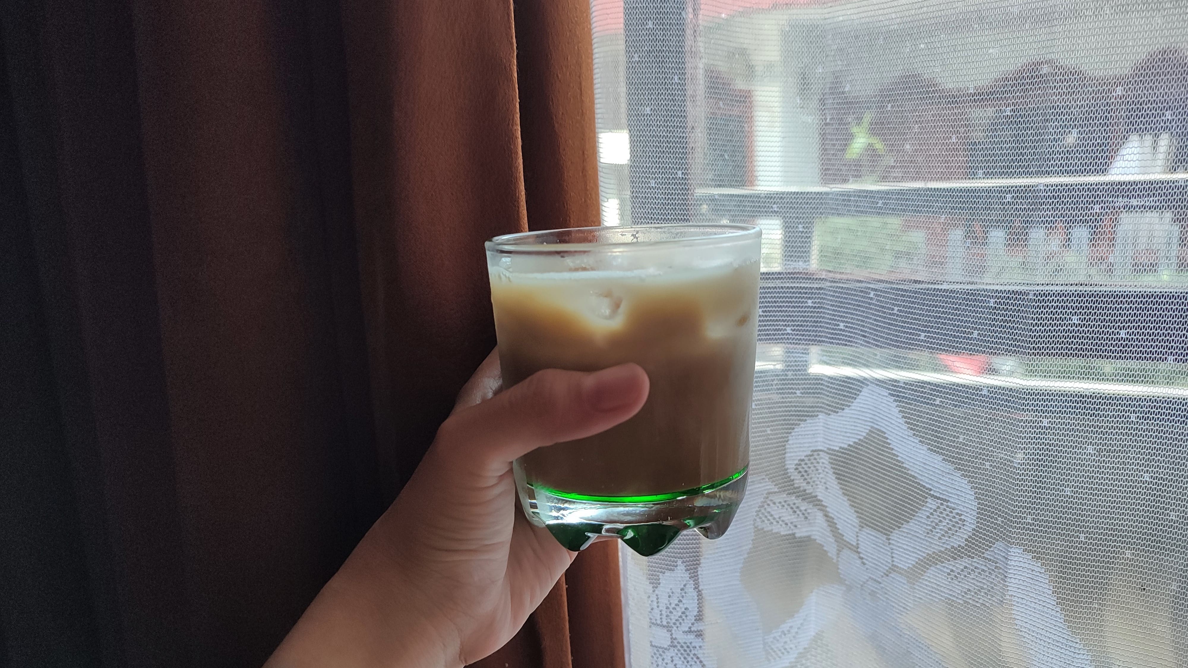 Es Kopi Susu dengan Sirup Pandan Trieste